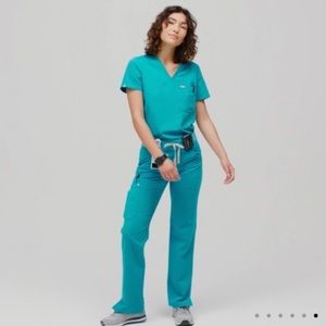 3 Piece Figs Scrubs Set: 2 Tops and 1 Bottom in Teal Size L